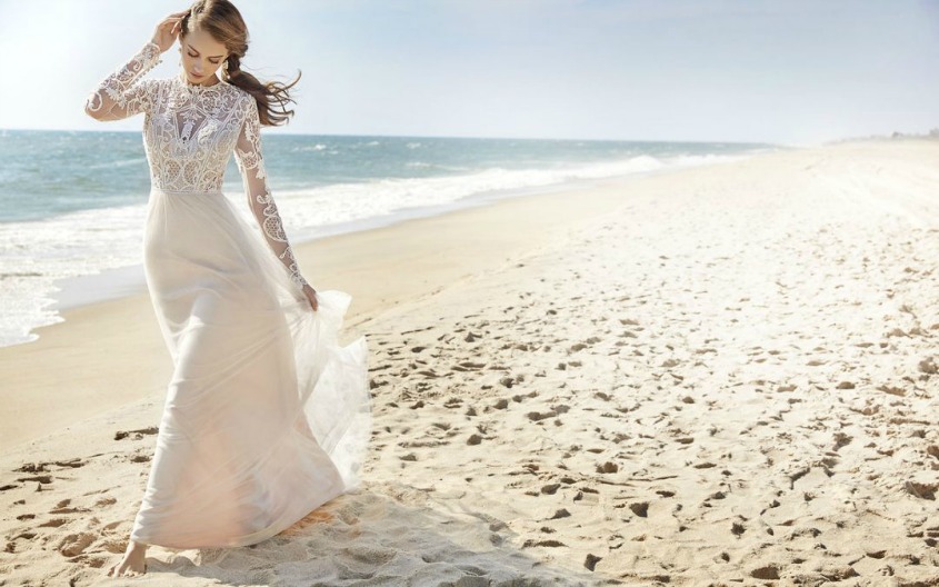 The Dos and Don'ts of Travelling With Your Destination Wedding Dress