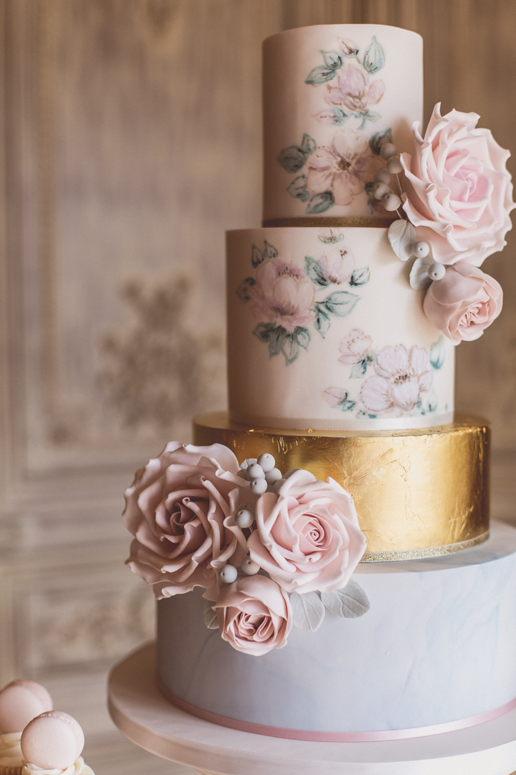 wedding cake trends - Hand painted cakes