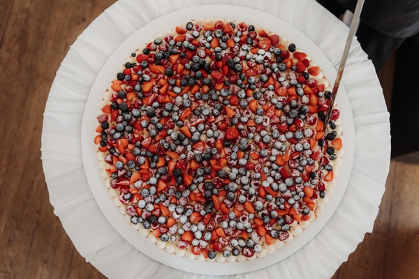 A Wedding Planners Guide to Serving Cake at Your Wedding