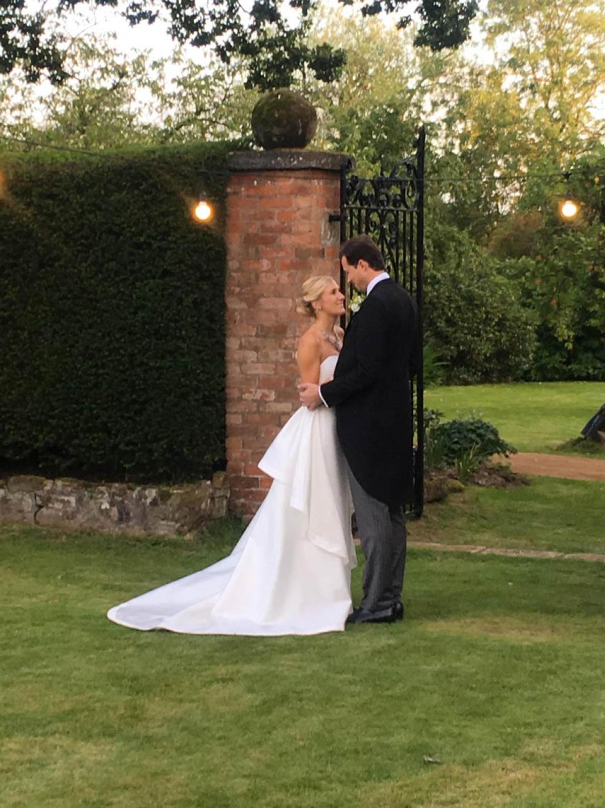 375_marquee_wedding_at_home_nottinghamshire_richard_greenly_photography