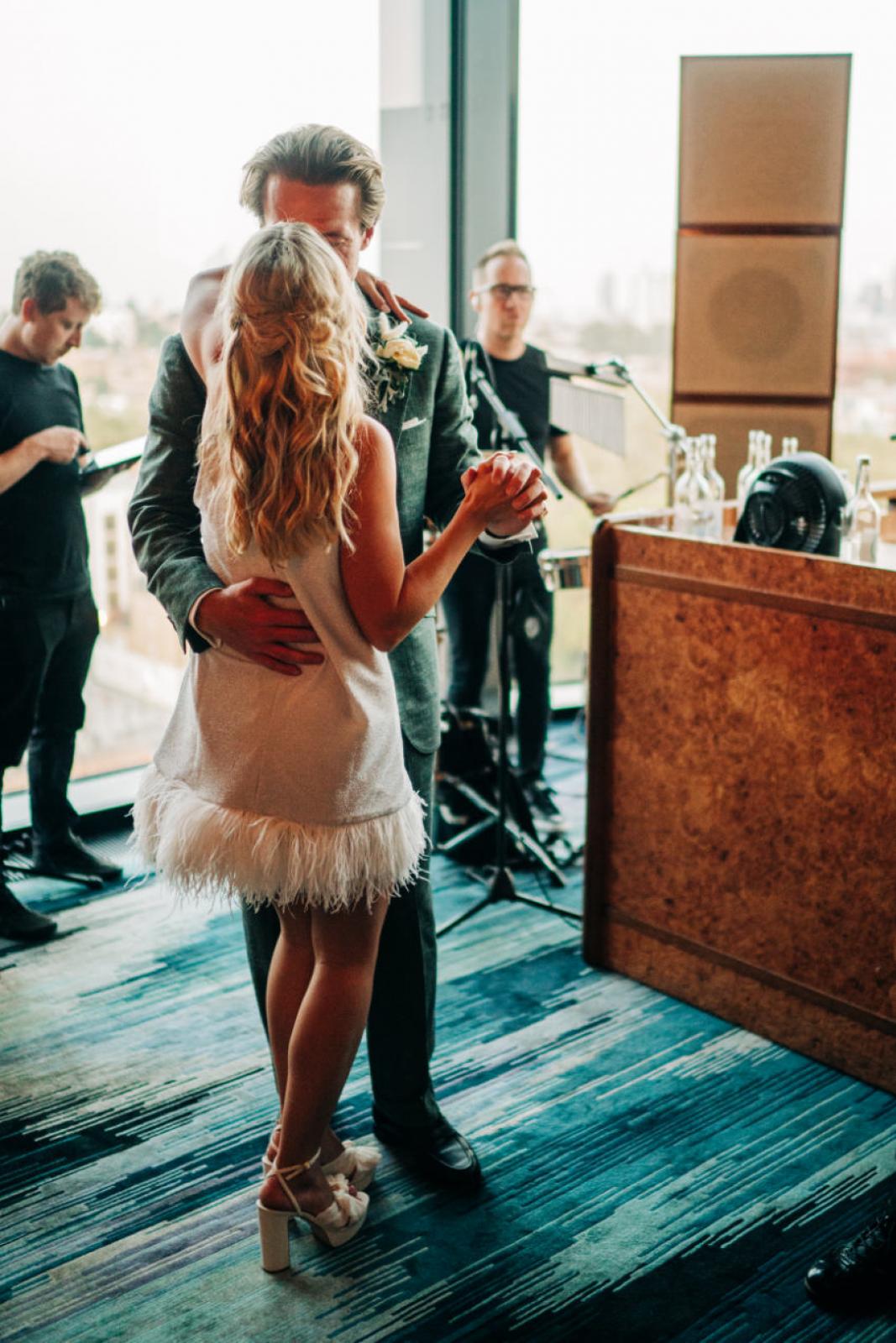 685-london-town-hall-wedding-jb-16a