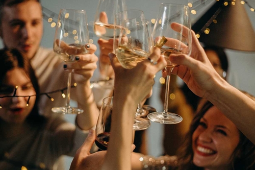 5 Reasons to Host a Corporate Party or Event