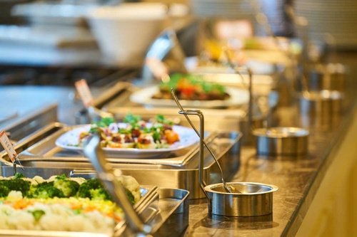 Feeding Your Wedding Suppliers: How, when and why?