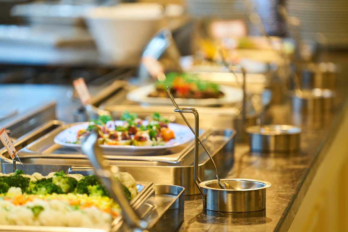 Feeding Your Wedding Suppliers: How, when and why?